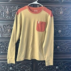 Sims men’s fishing brand shirt, size XL almost brand new minus the tags.